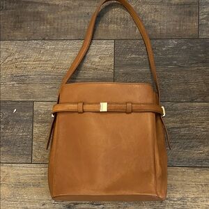 Elegant Tan Leather Handbag